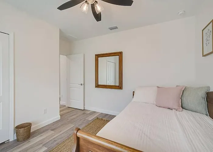Sunny Coastal,3 Bd, 2 Ba, King Master Suite, Close To Ocean, Golfing , Fishing