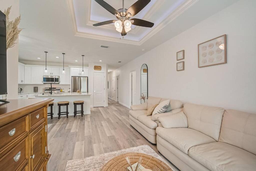 Sunny Coastal,3 Bd, 2 Ba, King Master Suite, Close To Ocean, Golfing , Fishing Rotonda West