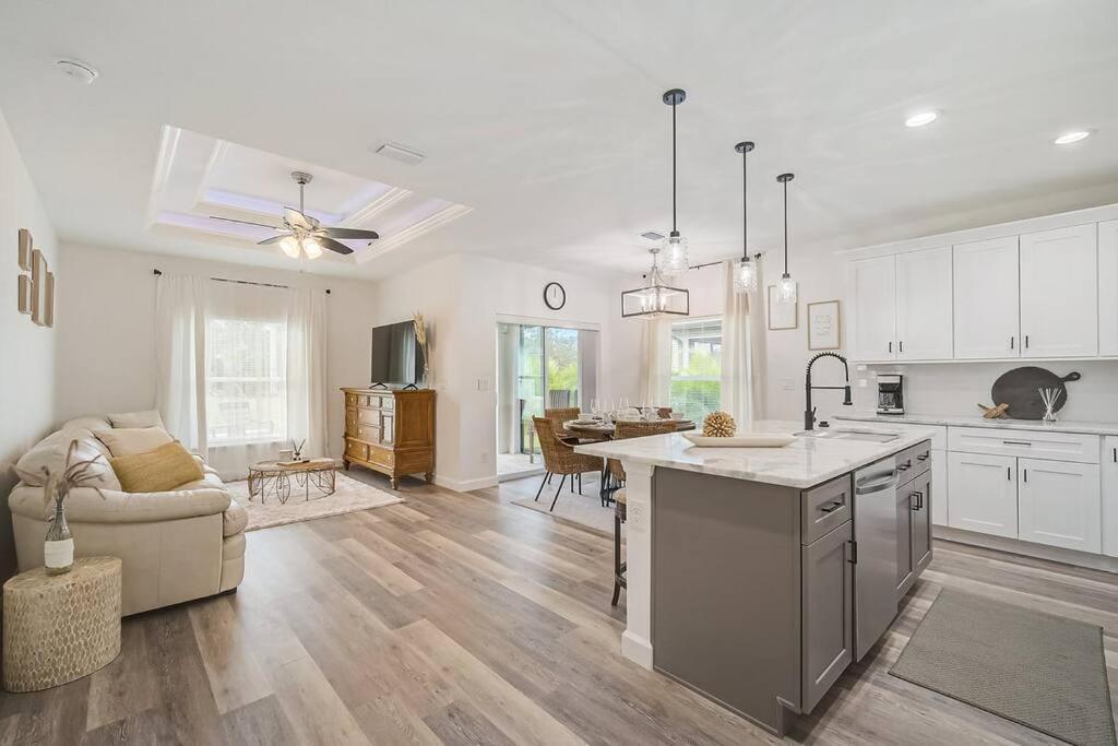 Sunny Coastal,3 Bd, 2 Ba, King Master Suite, Close To Ocean, Golfing , Fishing Villa Rotonda West