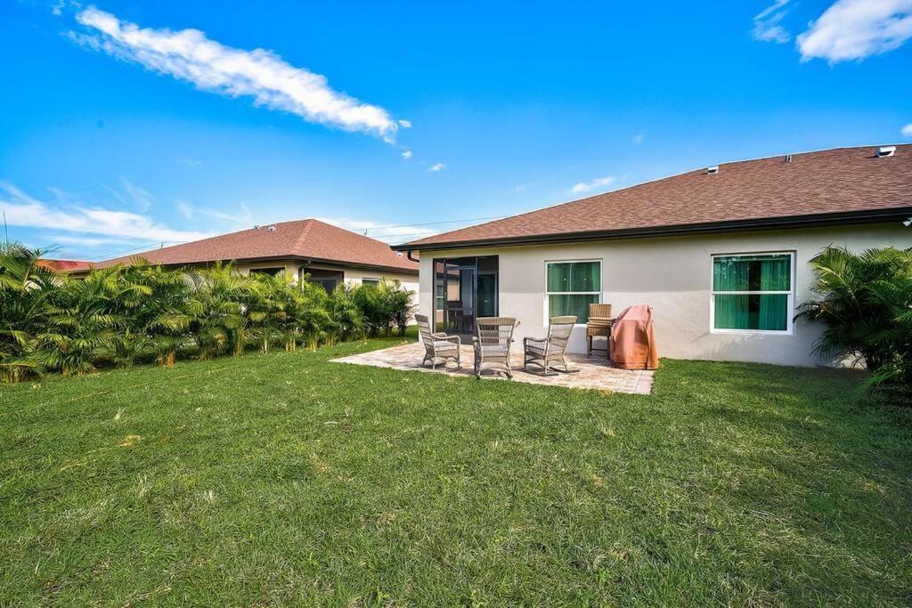Sunny Coastal,3 Bd, 2 Ba, King Master Suite, Close To Ocean, Golfing , Fishing Villa *